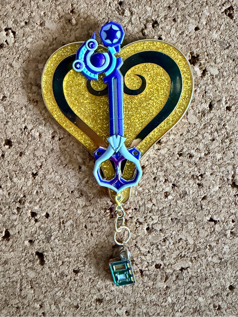 Disney Kingdom Hearts Spellbinder Keyblade Pin (LE 4000) Includes Shipping!